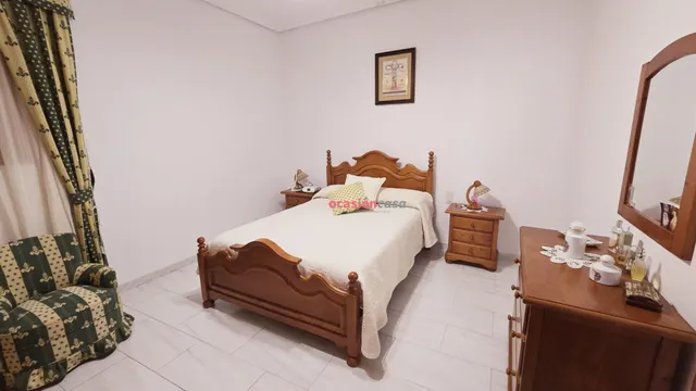 LOCAL Y PISO  EN VENTA EN EL VISO — 15
