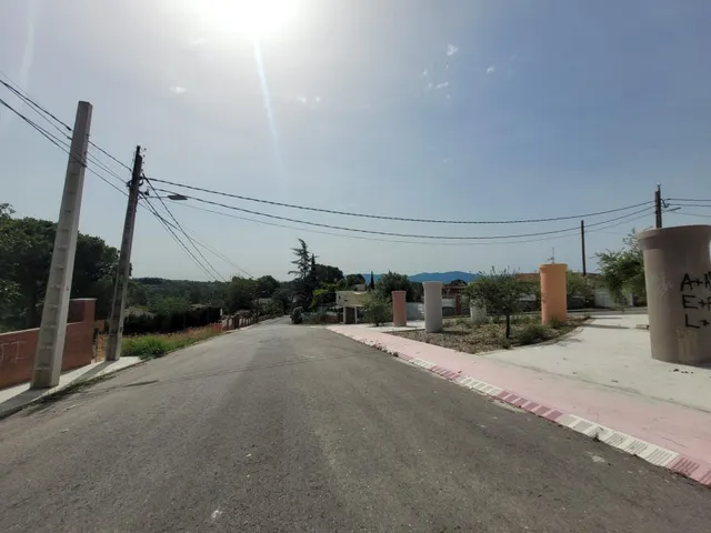 Terreno llano con todos los servicios en El Maset de Masquefa — 22