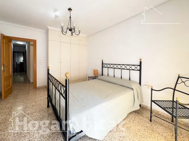 SEMIREFORMADO AMPLIO Y LUMINOSO CON TERRAZA Y BALCÓN EN PATERNA — 12