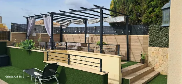 Bungalow Reformado en Montesol: Naturaleza y Confort - foto 4