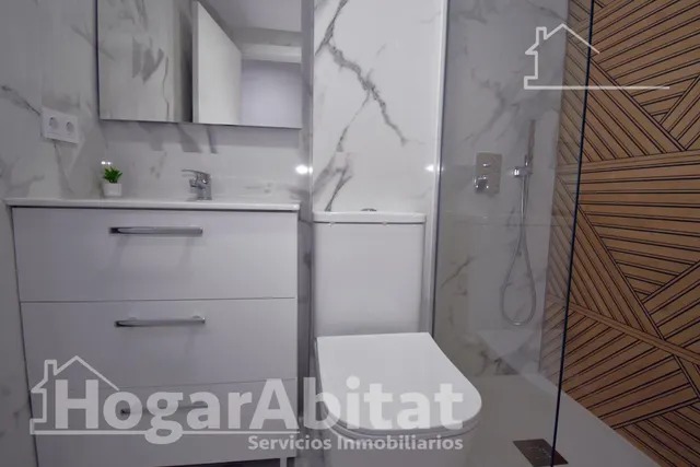 Reformado y muy bonito con balcón junto av. del maestro rodrigo — 36