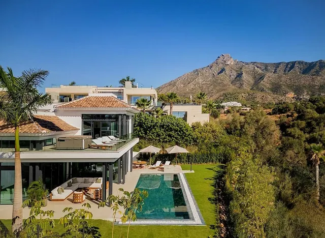 Chalet 4 habitaciones 551m² en venta - Marbella