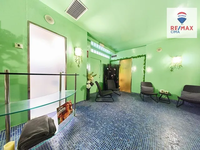 Inversión Prime: Oasis de Lujo en el corazón de Granada. — 16