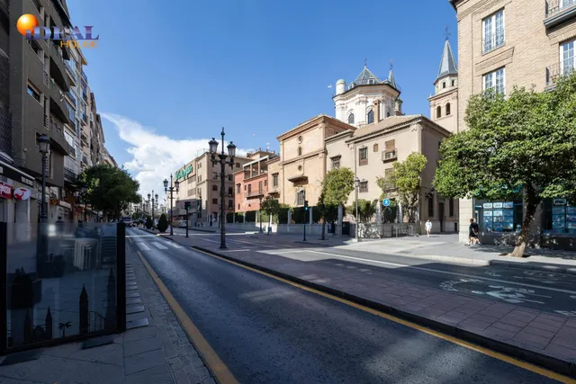 Piso y cochera en venta junto Acera de Darro. — 41