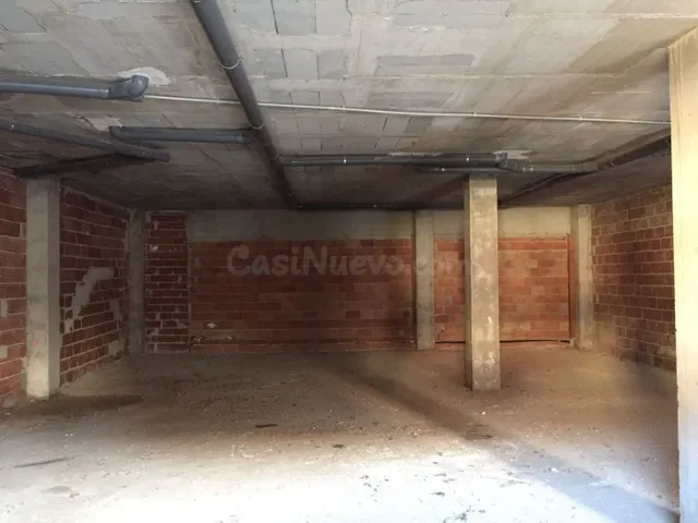 SE VENDE LOCAL 178 M2, EN LA HOYA — 2