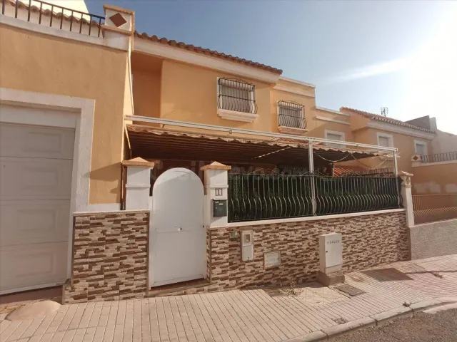 Venta casa adosada en Huercal de Almería (Almería) - foto 2