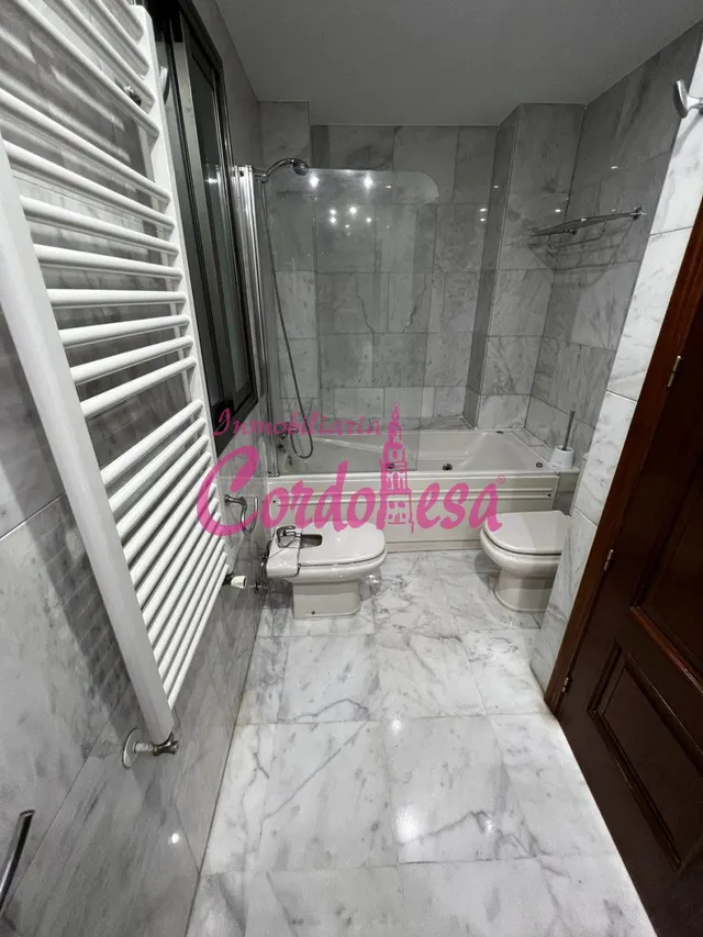 MAGNIFICO PISO EN ALQUILER CON COCHERA  EN VIAL NORTE — 14