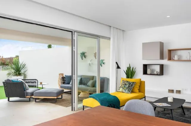FANTASTICO BUNGALOW FRENTE A LA LAGUNA ROSA EN TORREVIEJA A ESTRENAR — 9
