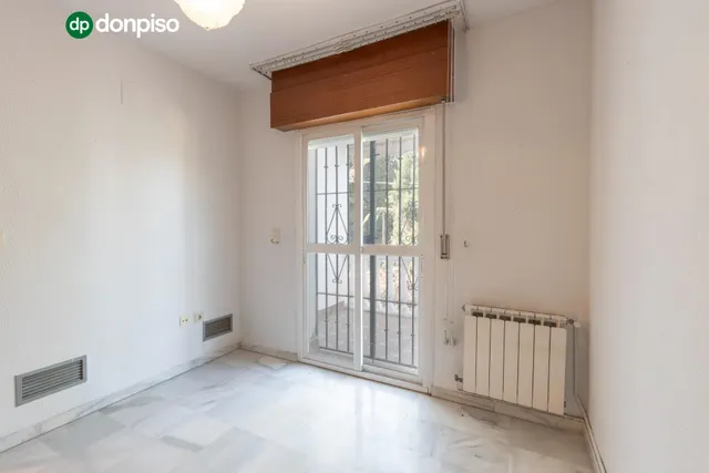 Exclusiva vivienda con piscina en la zona del Serrallo con piscina comunitaria — 17