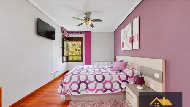 Se vende Bajo de 150m2 con jardín de 140m2 y 2 piscinas comunitarias en Sopuerta, Vizcaya — 28