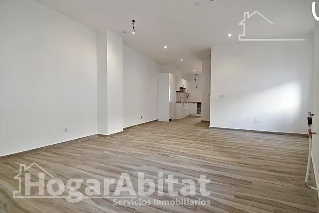 Casa reformada con terraza y garaje en el centro — 19