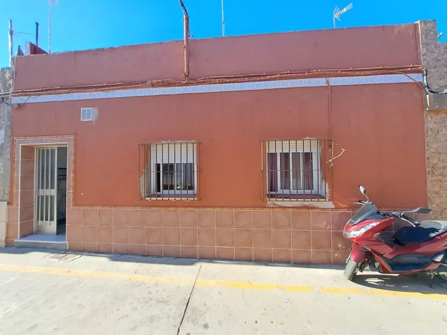 Casa de una sola planta con patio y azotea independiente en El Arenal — 44