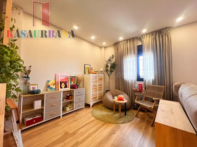 KASAURBANA ofrece en VENTA CHALET de diseño con piscina sali - foto 5