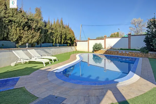 ESPECTACULAR CHALET CON PISCINA EN OTURA — 5
