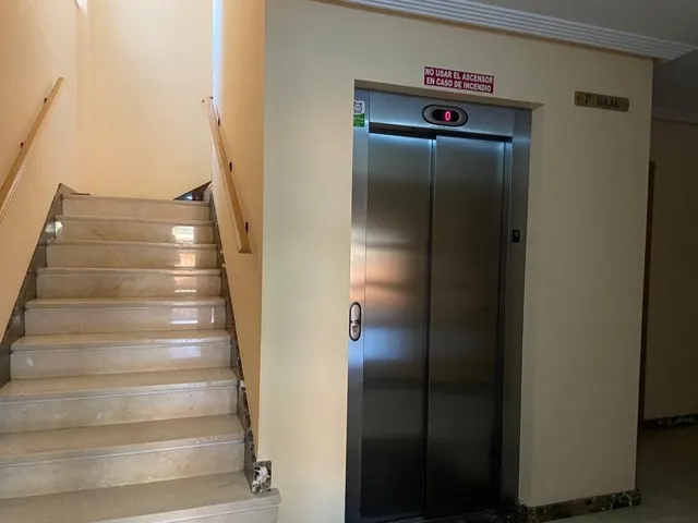 SE VENDE AMPLIO DÚPLEX EN EL CENTRO. COCINA, SALÓN, 3 HAB., 2 BAÑOS, TERRAZAS Y TRASTERO. — 9