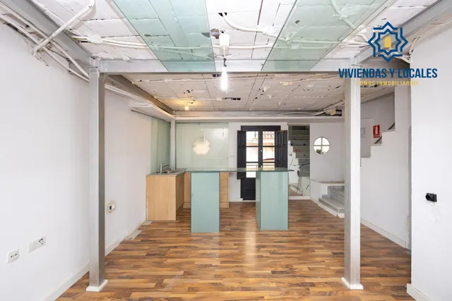 ATENCIÓN INVERSORES. Edificio comercial en pleno centro de Granada, entre Puentezuelas y Alhóndiga — 23