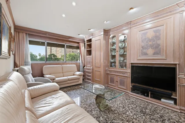 Magnifico piso en residencial junto al Roig Arena - foto 2