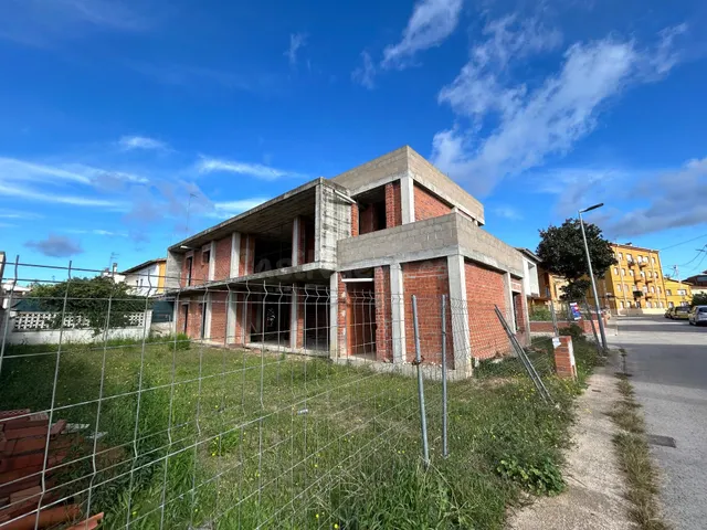 PARCELA CON ESTRUCTURA + PROYECTO BASICO y VISADO de OBRA - foto 5