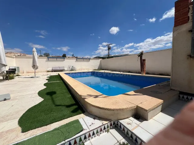 Casa de campo 2 habitaciones 125m² en venta - Comunidad vale