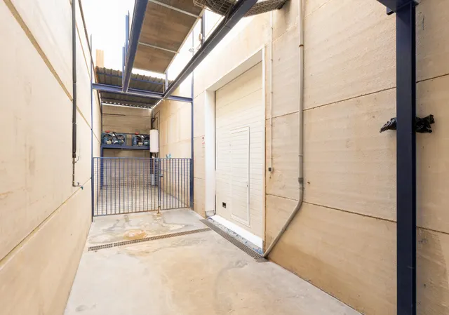 SE VENDE  Nave Industrial en Dúrcal con Instalaciones Completas y Cámara Frigorífica — 23