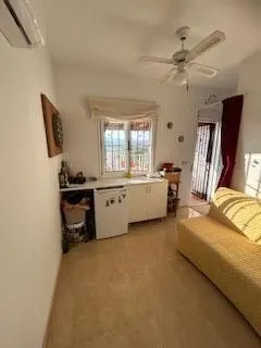 Amplia Propiedad de 3 habitaciones con Vistas a la Montaña — 25