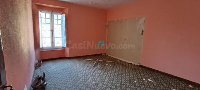 Se vende amplio piso en el centro de Ramales de la Victoria  - foto 4