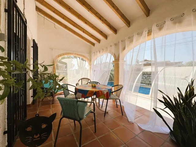 EXQUISITO CHALET A UN PASO DE LA PLAYA Y EL CASCO URBANO — 6