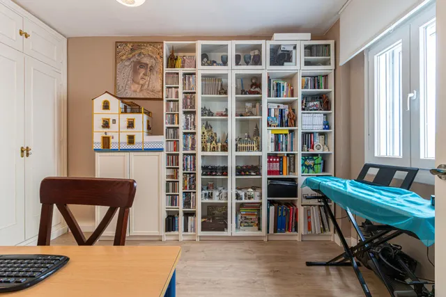 ¡Excelente oportunidad en pleno centro! Espacioso y luminoso piso de 4 dormitorios con garaje subterráneo! — 36