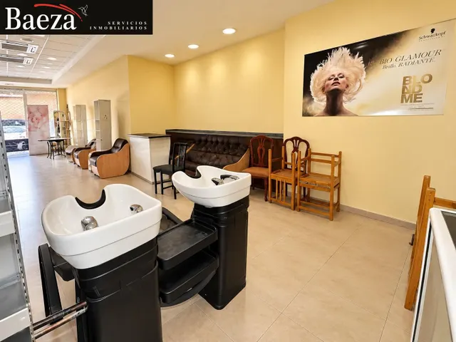 LOCAL COMERCIAL ACONDICIONADO — 9