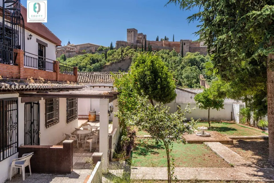 ESPECTACULAR CHALET CON VISTAS ÚNICAS A LA ALHAMBRA