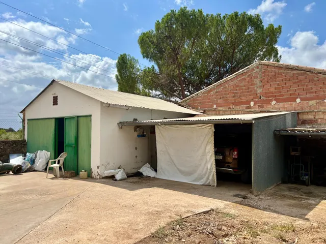 TU REFUGIO EN EL CAMPO: FINCA CON PISCINA, HUERTO Y CASA DE 3 PLANTAS — 27