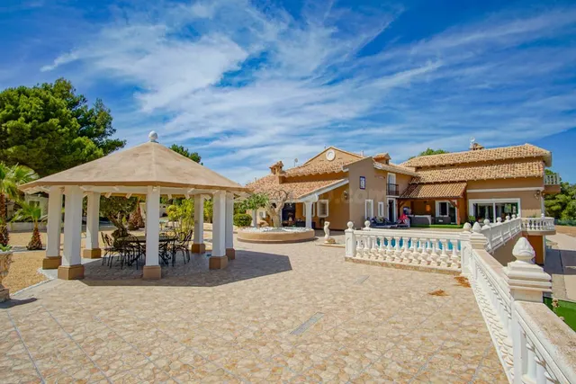 Villa 8 habitaciones 900m² en venta - La Nucia Pueblo