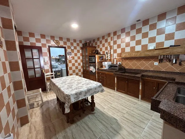 VIVIENDA INDEPENDIENTE CON TERRENO — 19