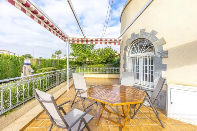 Montilla, Acogedor Chalet Pareado con garaje cerrado y 394m2 de parcela — 24