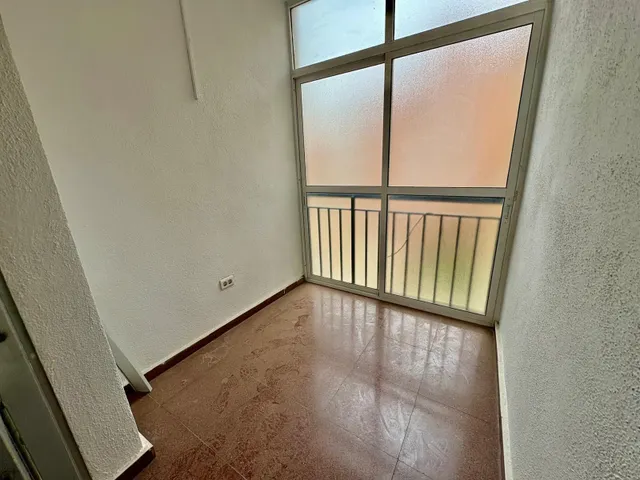PISO DE GRANDES DIMENSIONES — 15