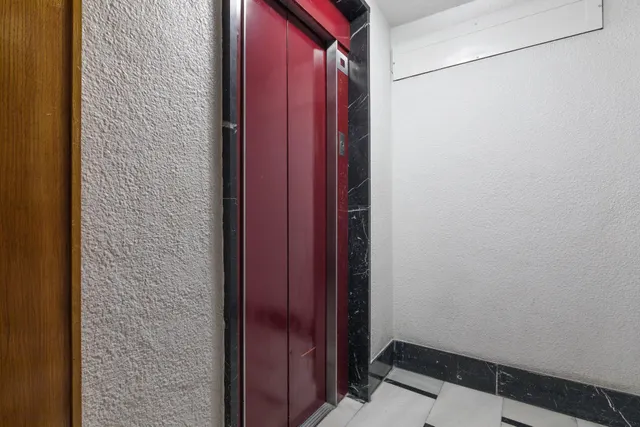 CUANDO EL LUJO LLAMA A TU PUERTA... — 44