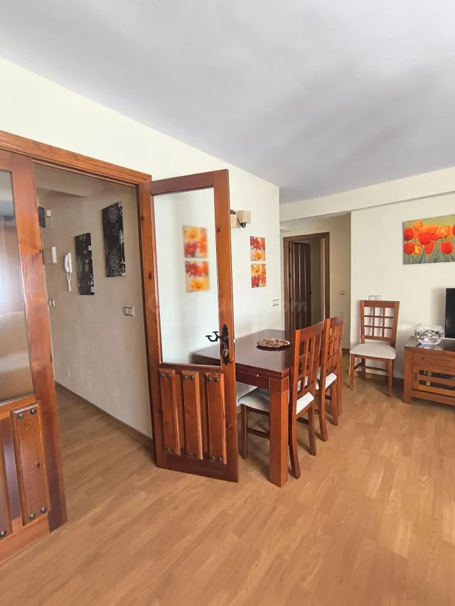Estupendo piso reformado y amueblado. — 2