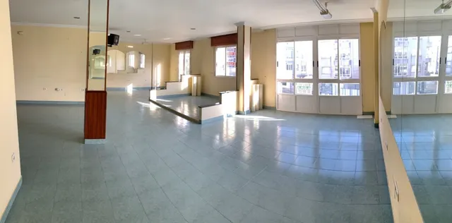 SE VENDE O ALQUILA ENTREPLANTA COMERCIAL EN RIANXO — 17