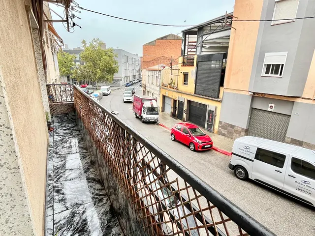 Amplio y Luminoso Piso en Can Rull, Sabadell por solo €329.000 — 6