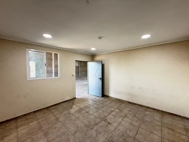 Nave Industrial en Alquiler de 330 m2 + 210 m2 de Patio | 540 m2 de Parcela — 16