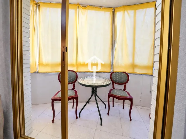 PISO DE 103 M2 CON GARAJE, TRASTERO Y BALCÓN EN PLENO CENTRO DE ALICANTE: 3ª PLANTA CON ASCENSOR — 35