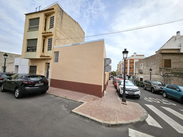 Se vende casa en casco antiguo de Oropesa, detrás del ayuntamiento. Casa con fachada a 3 calles — 7