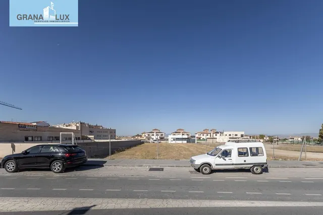 Solar de 1.175 m2 en Ogijares — 14