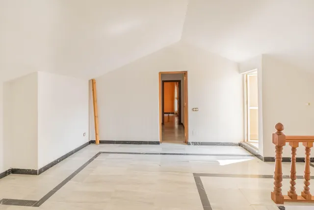 Amplio y céntrico ático con terraza y vistas al mar en Fuengirola — 14