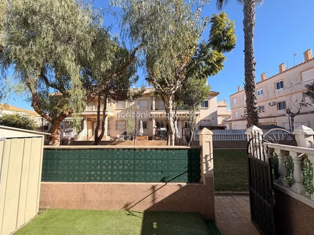 Bungalow en planta baja en venta en Villamartín - Orihuela C - foto 2