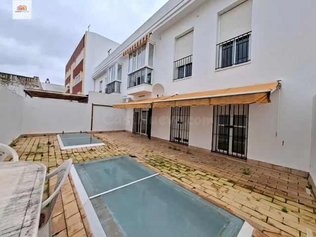 MAGNIFICO PISO EN EL CENTRO DE CHICLANA - foto 2