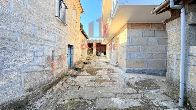 CASA TRADICIONAL DE PIEDRA CON GRAN PARCELA Y ANEXOS EN ABAVIDES (OURENSE) — 7