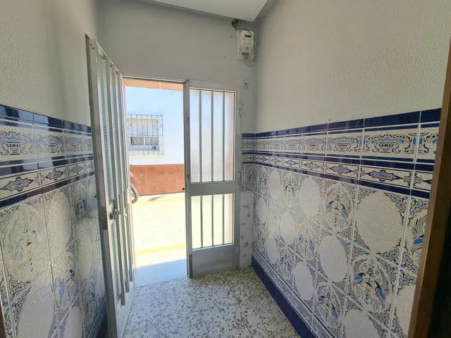Casa de una sola planta con patio y azotea independiente en El Arenal — 7