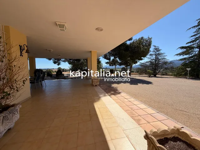 ESPECTACULAR CHALET CON DOS POSIBLES VIVIENDAS EN ONTINYENT  - foto 5