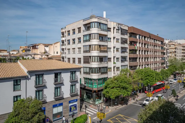FUENTE DE LAS BATALLAS-PISO DE 197m2 EN EDIFICIO ZAIDA — 33